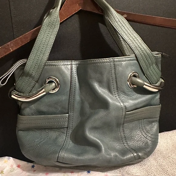 B. Makowsky Green Leather bag with Leopard Print Interior - Picture 9 of 9